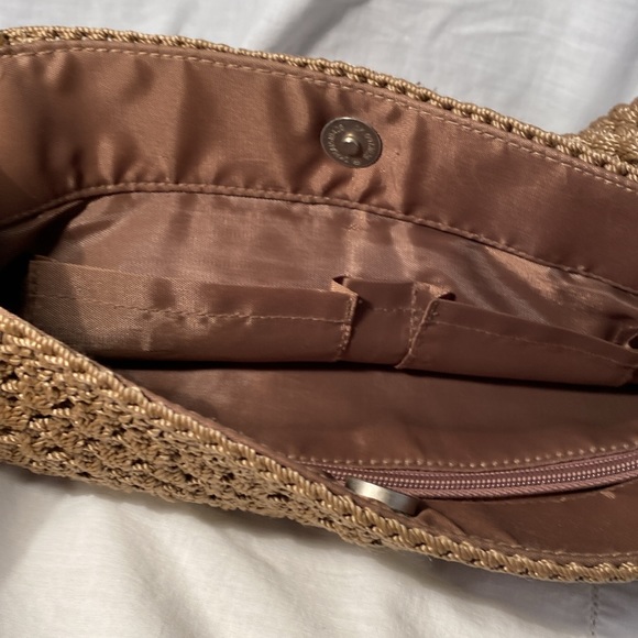 LINA Crocheted Shoulder Handbag - Picture 4 of 7